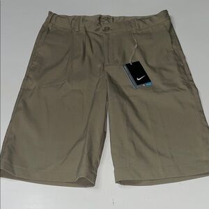 NWT boys adjustable waist Nike Golf shorts size XL
